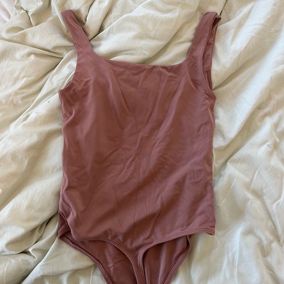 Aritzia Babaton Bodysuit - Picture 2 of 4